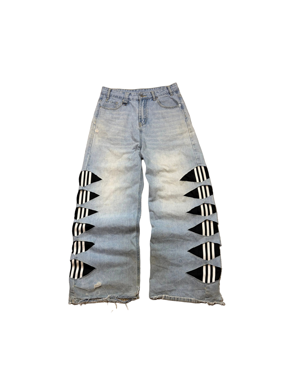 Light blue destroyed adidas jeans. Size: 30x30
