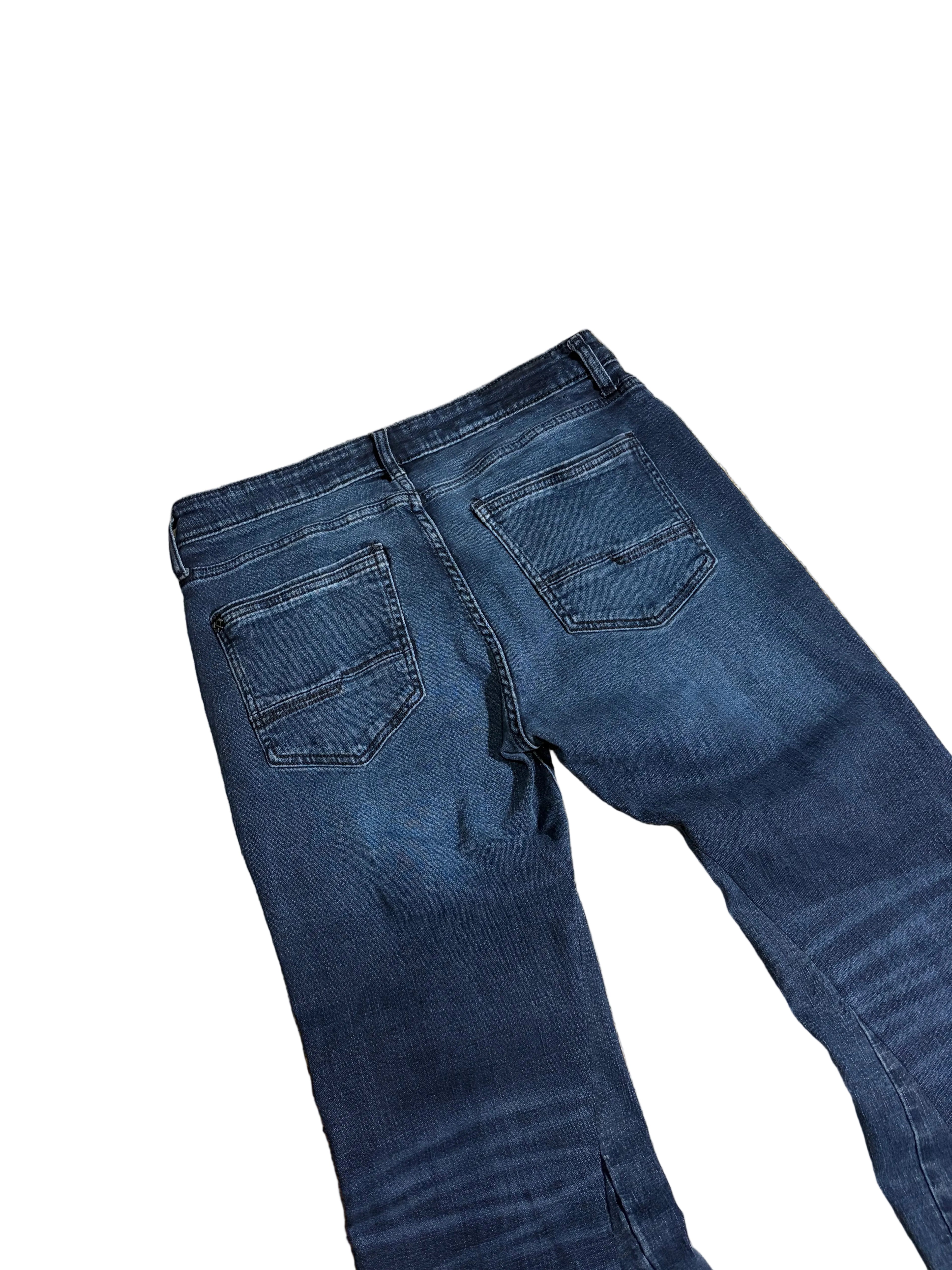 Vintage blue washed bootcut jeans. Size: 36x34