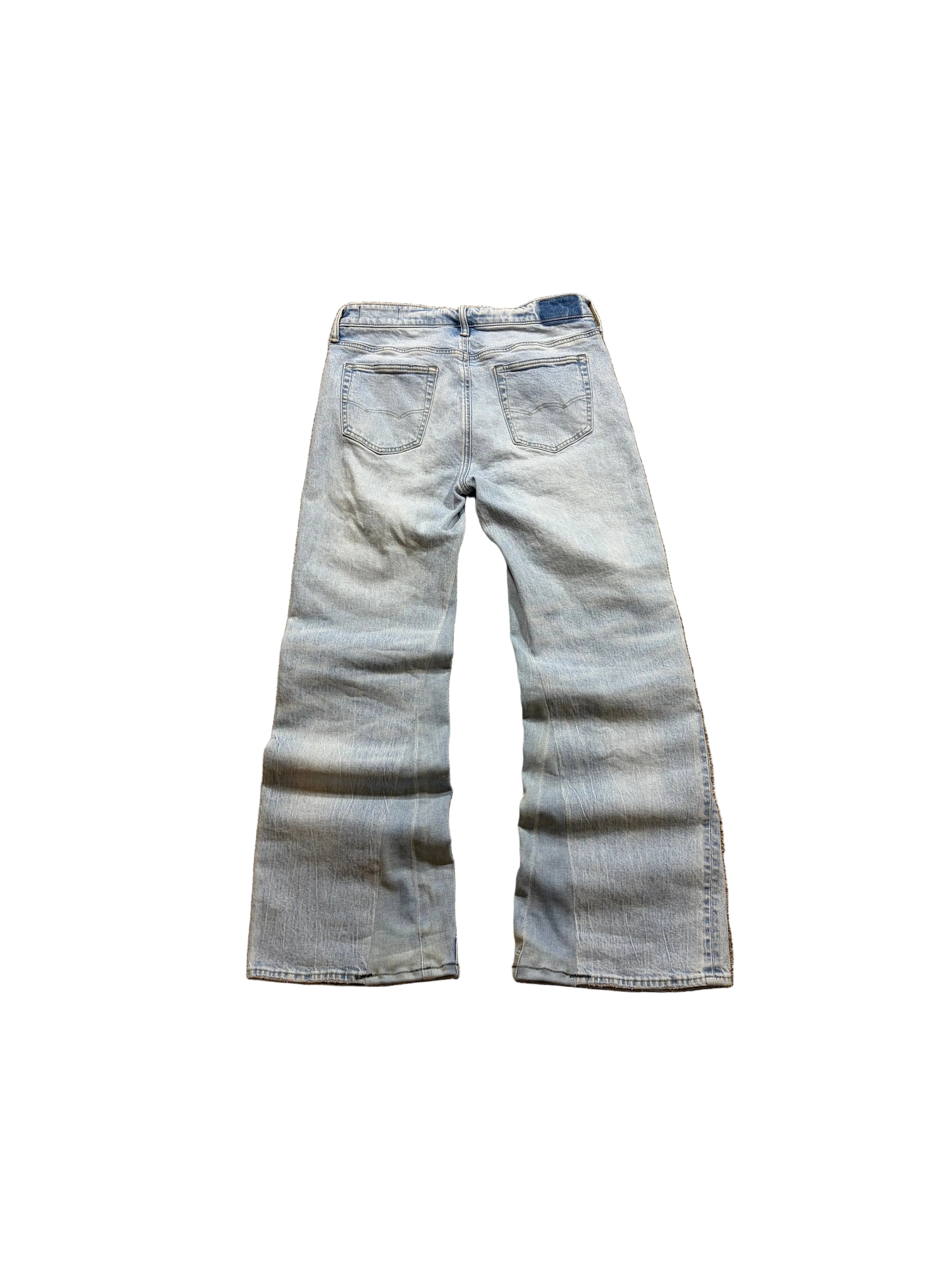 Light blue bootcut jeans. Size: 30x34
