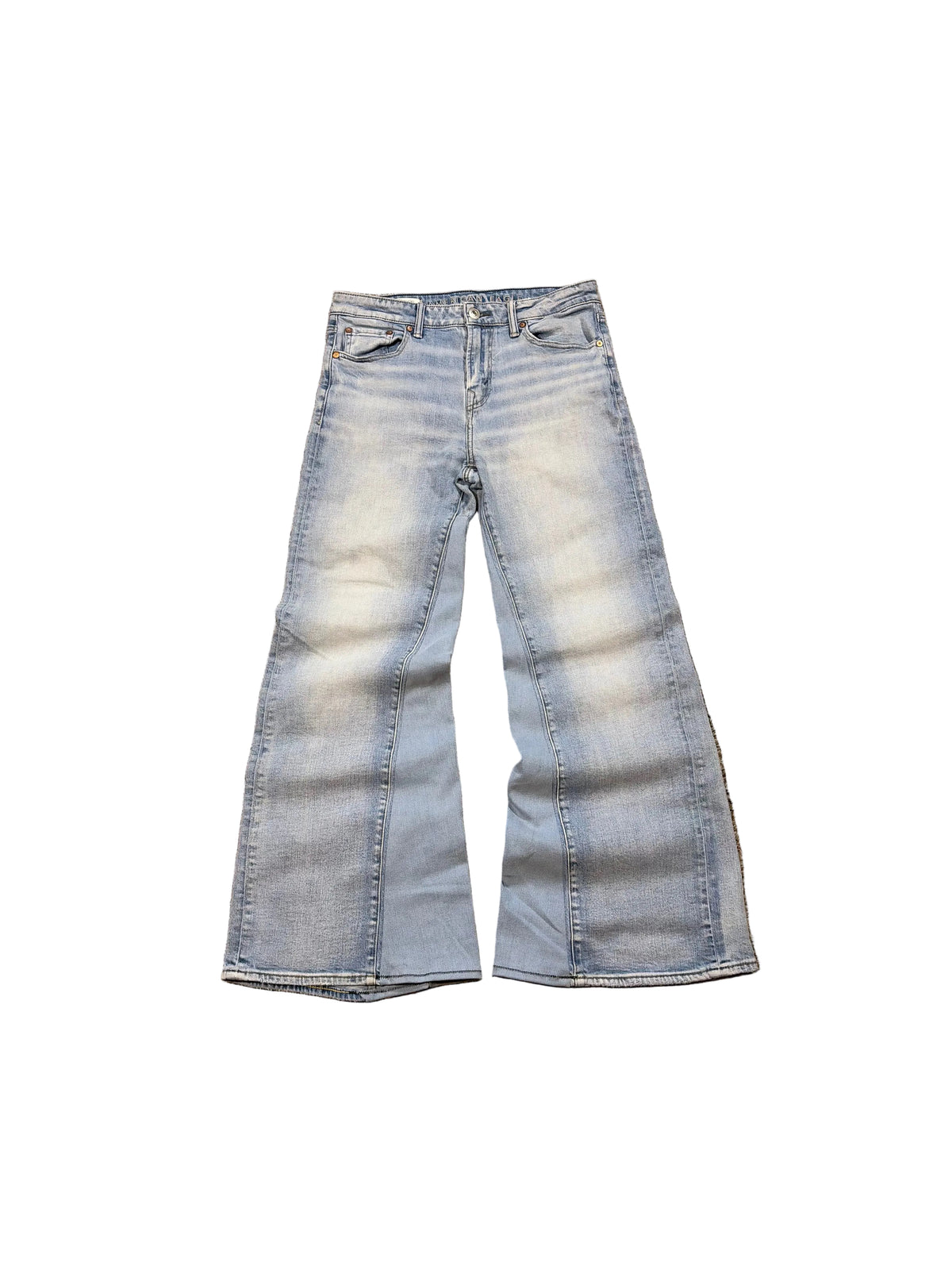 Light blue baggy bootcut jeans. Size: 30x32