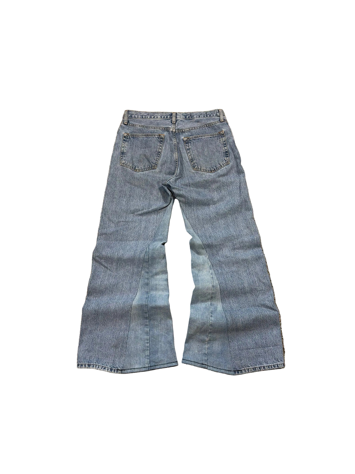 Light blue baggy jeans. Size: 32x32