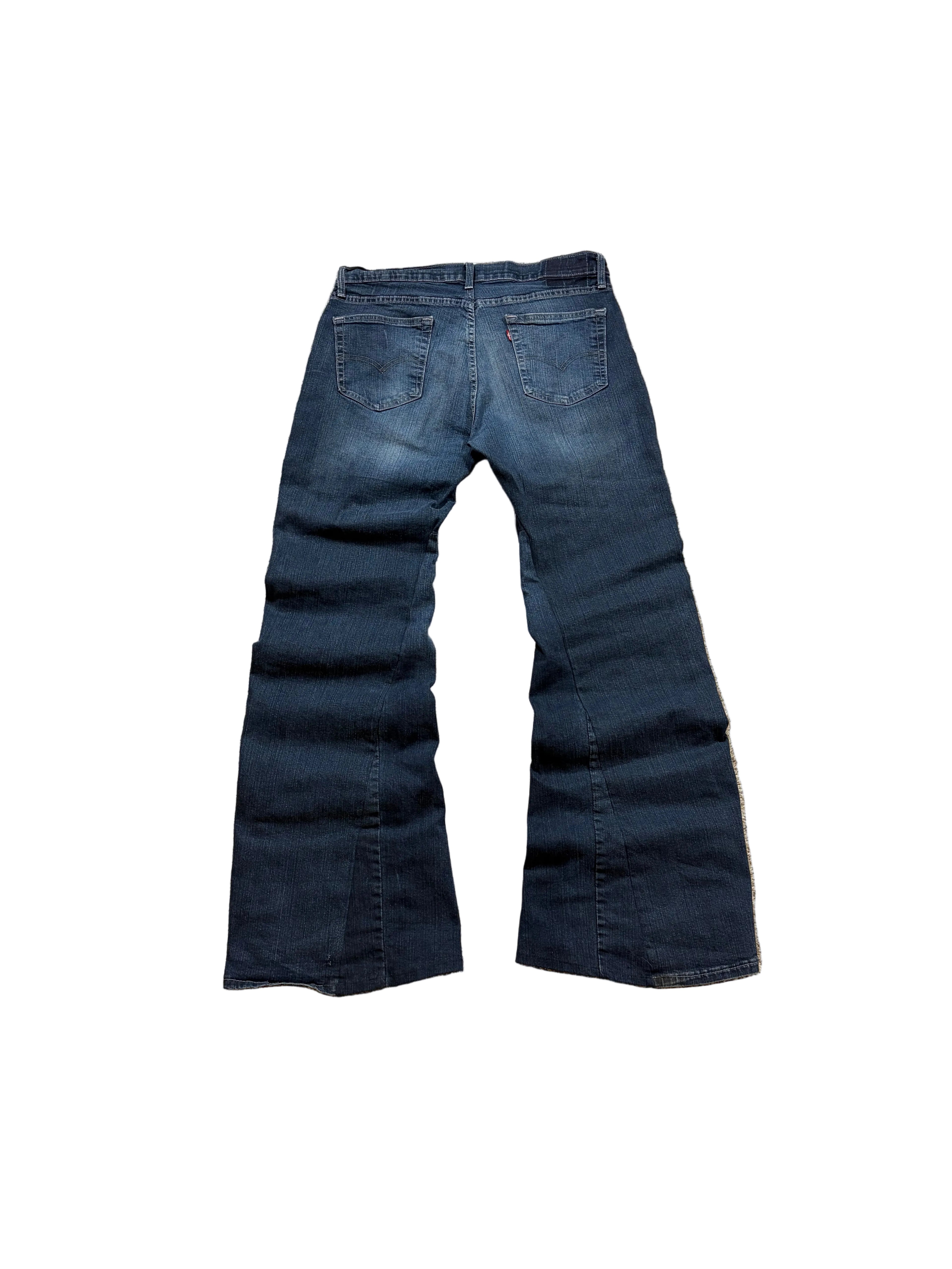 Vintage dark blue bootcut jeans. Size: 34x36