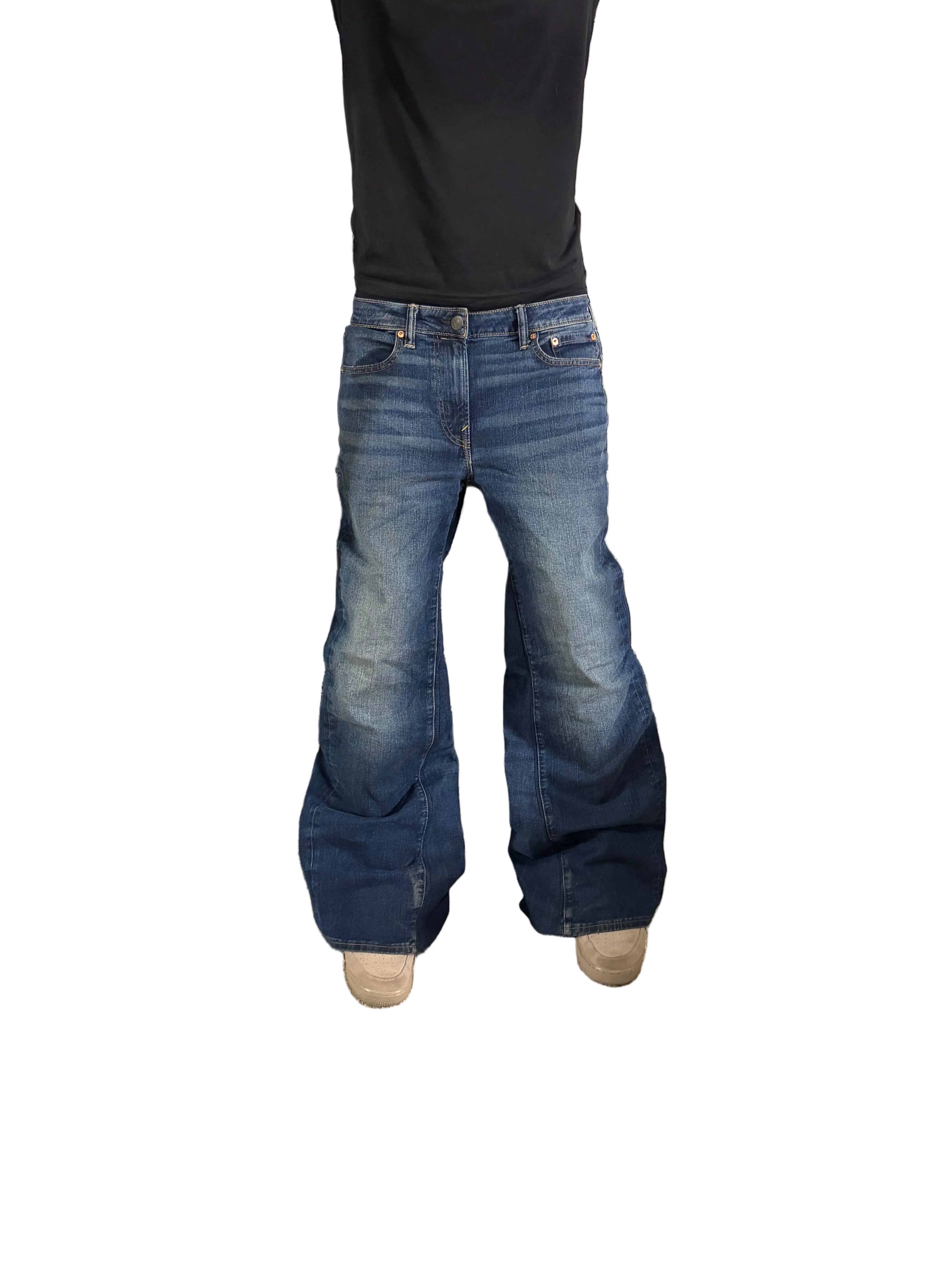 blue washed flared jeans. Size: 32x32