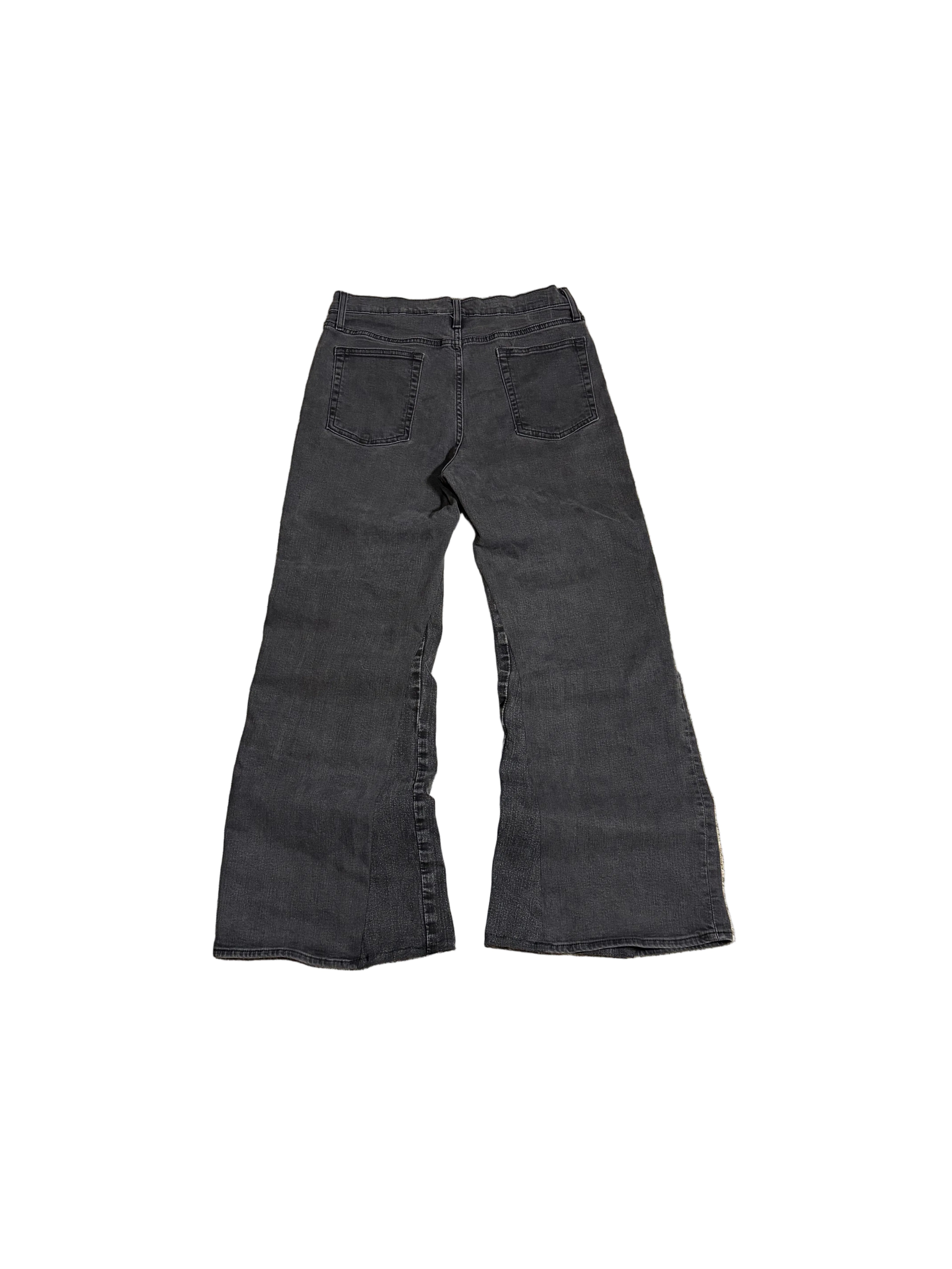 Dark gray baggy flared jeans. Size: 32x32