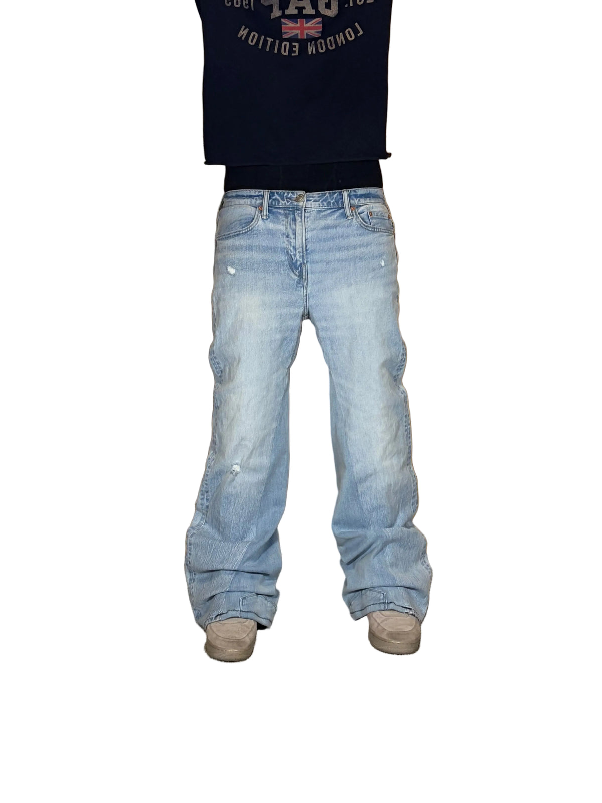Light blue bootcut jeans. Size: 30x34