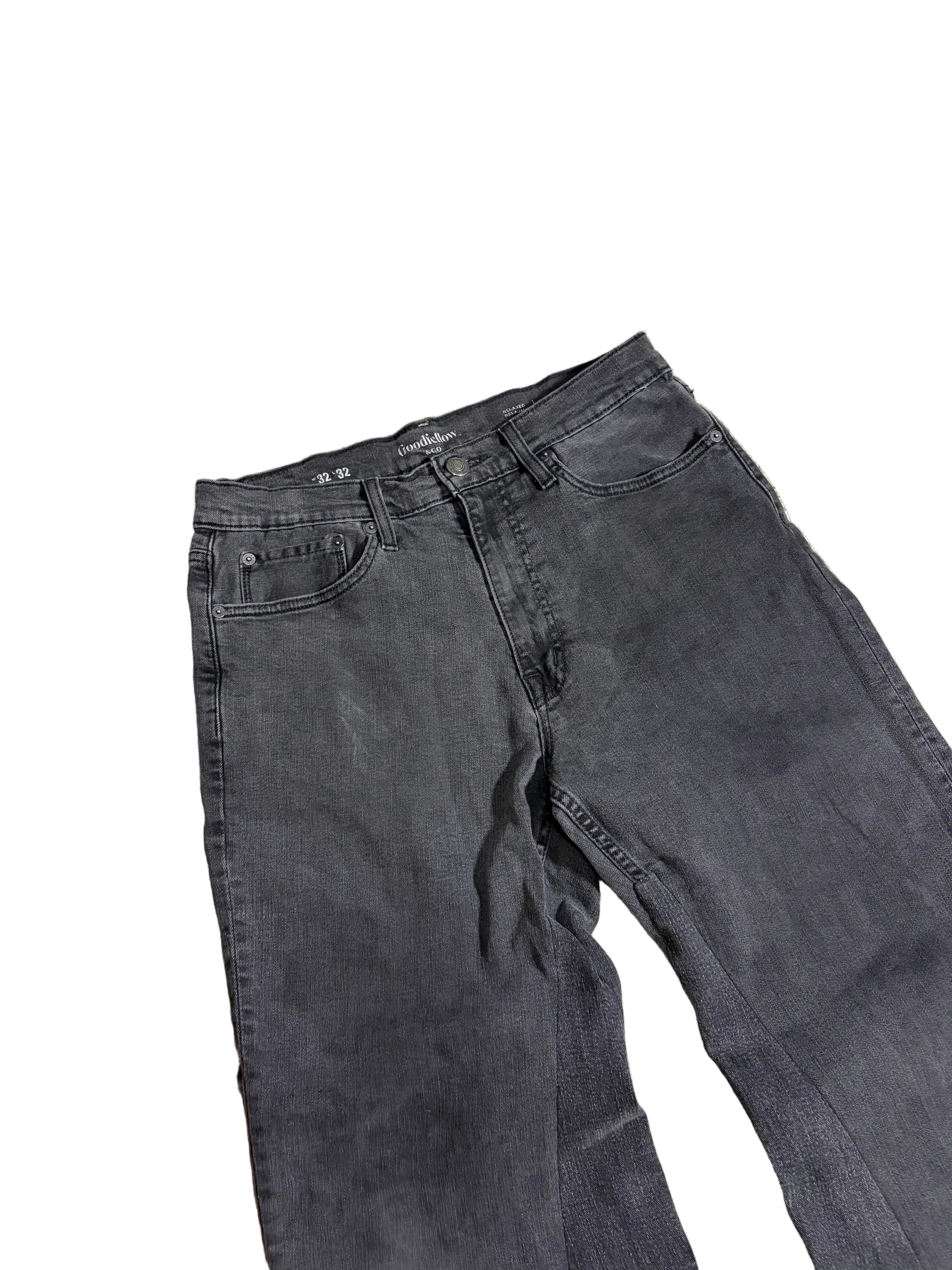 Dark gray baggy flared jeans. Size: 32x32