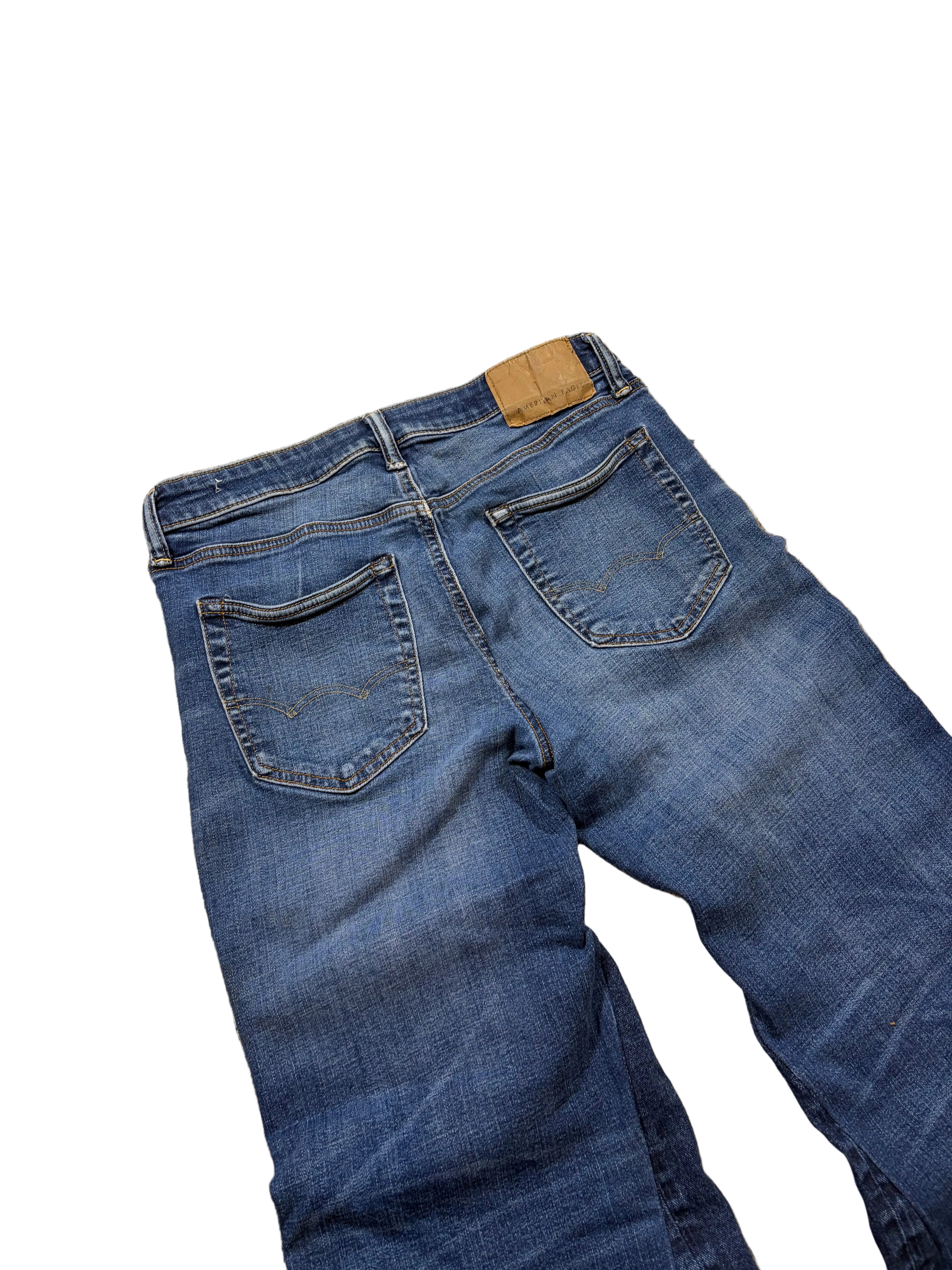 Dark blue washed flared jeans. Size: 30x34