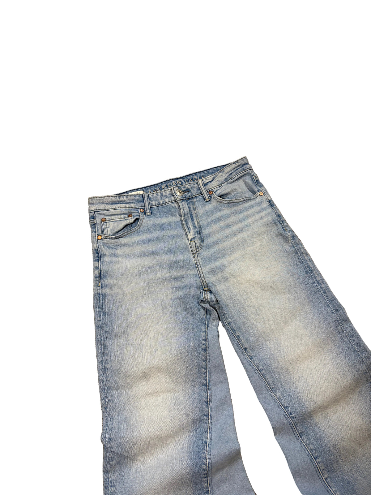 Light blue baggy bootcut jeans. Size: 30x32