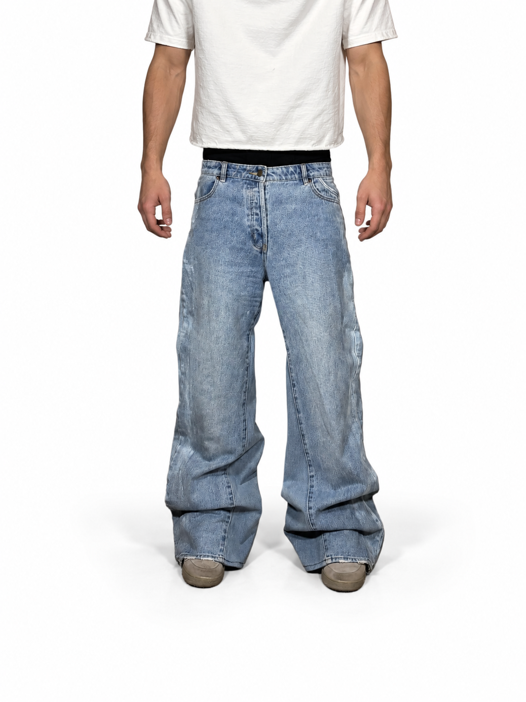 Light blue painted baggy jeans. Size: 31x32