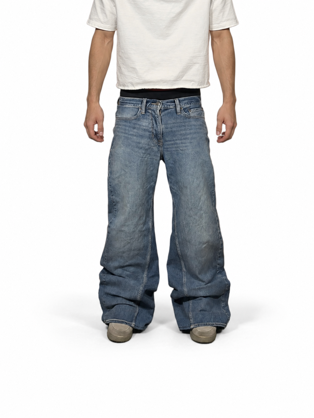 Vintage blue baggy bootcut jeans. Size: 30x36