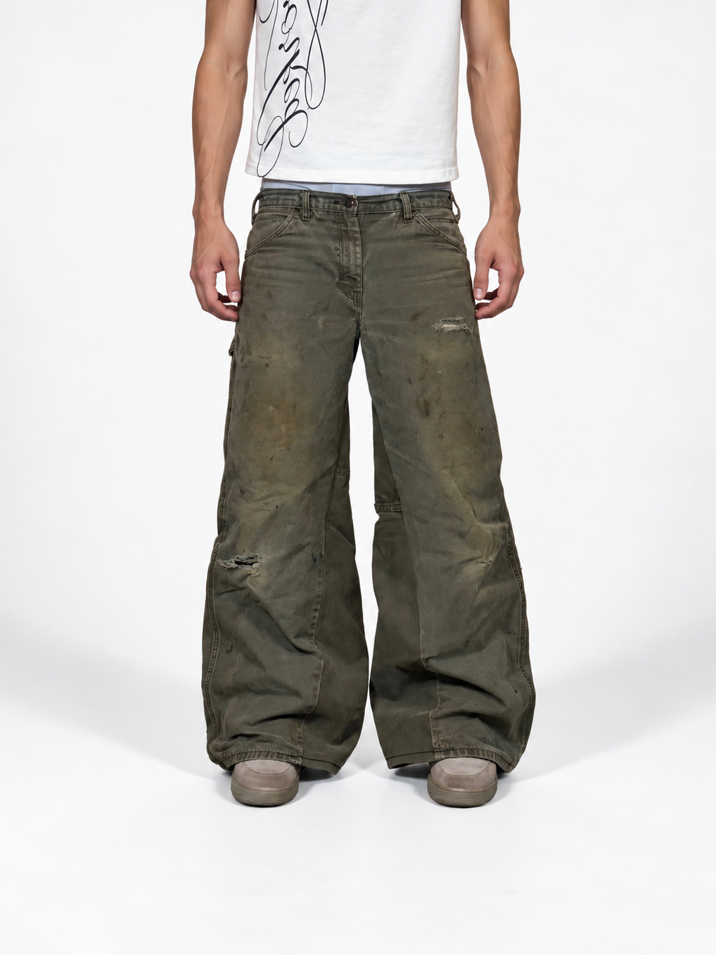 1of1 reworked baggy DICKIES work jeans. Size: 32x32