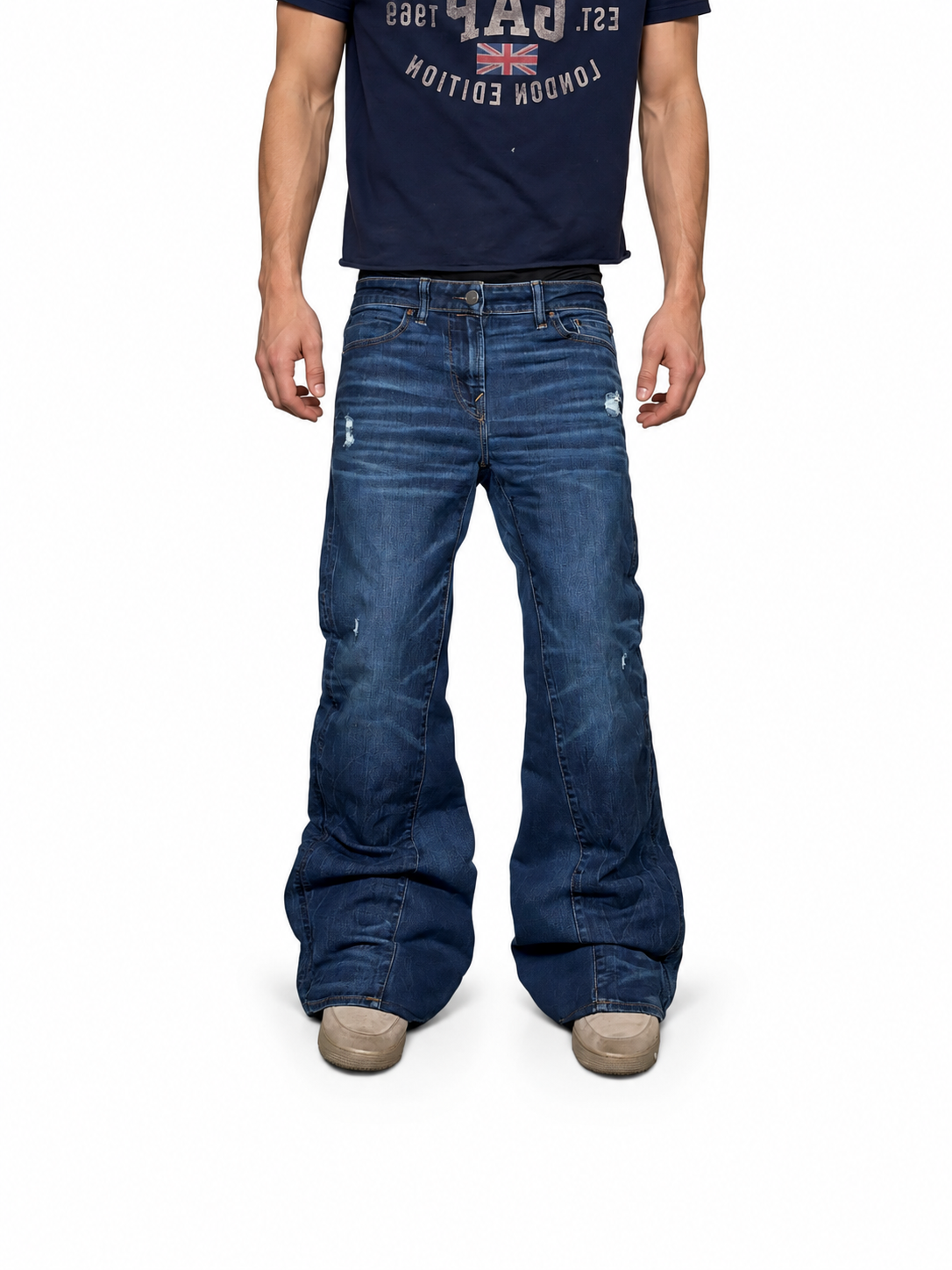 Dark blue bootcut jeans. Size: 32x34