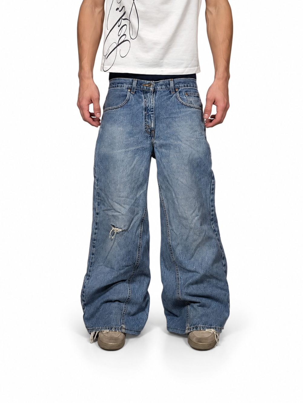 Light blue ripped baggy jeans. Size: 32x30