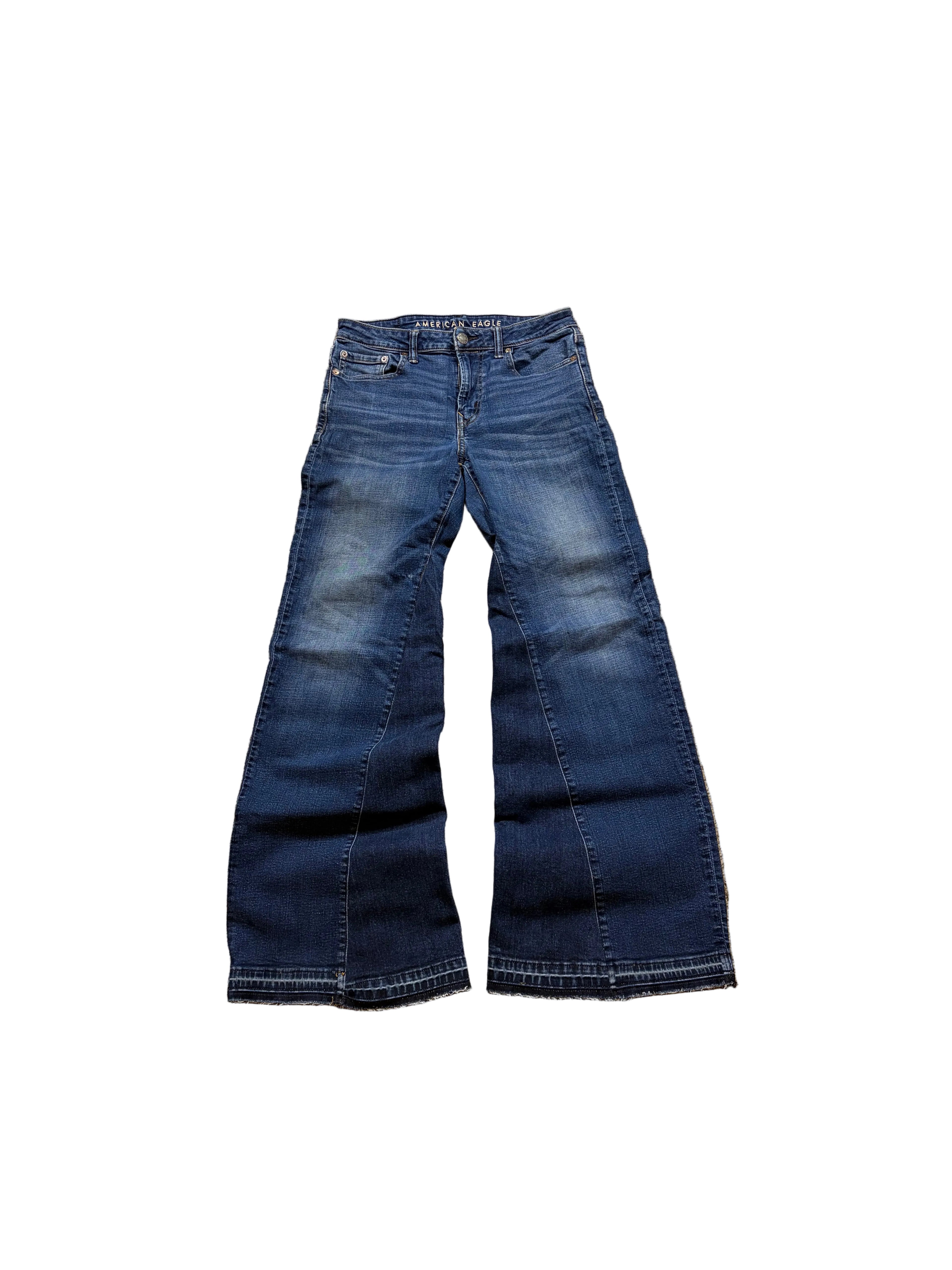 Dark blue washed flared jeans. Size: 30x34