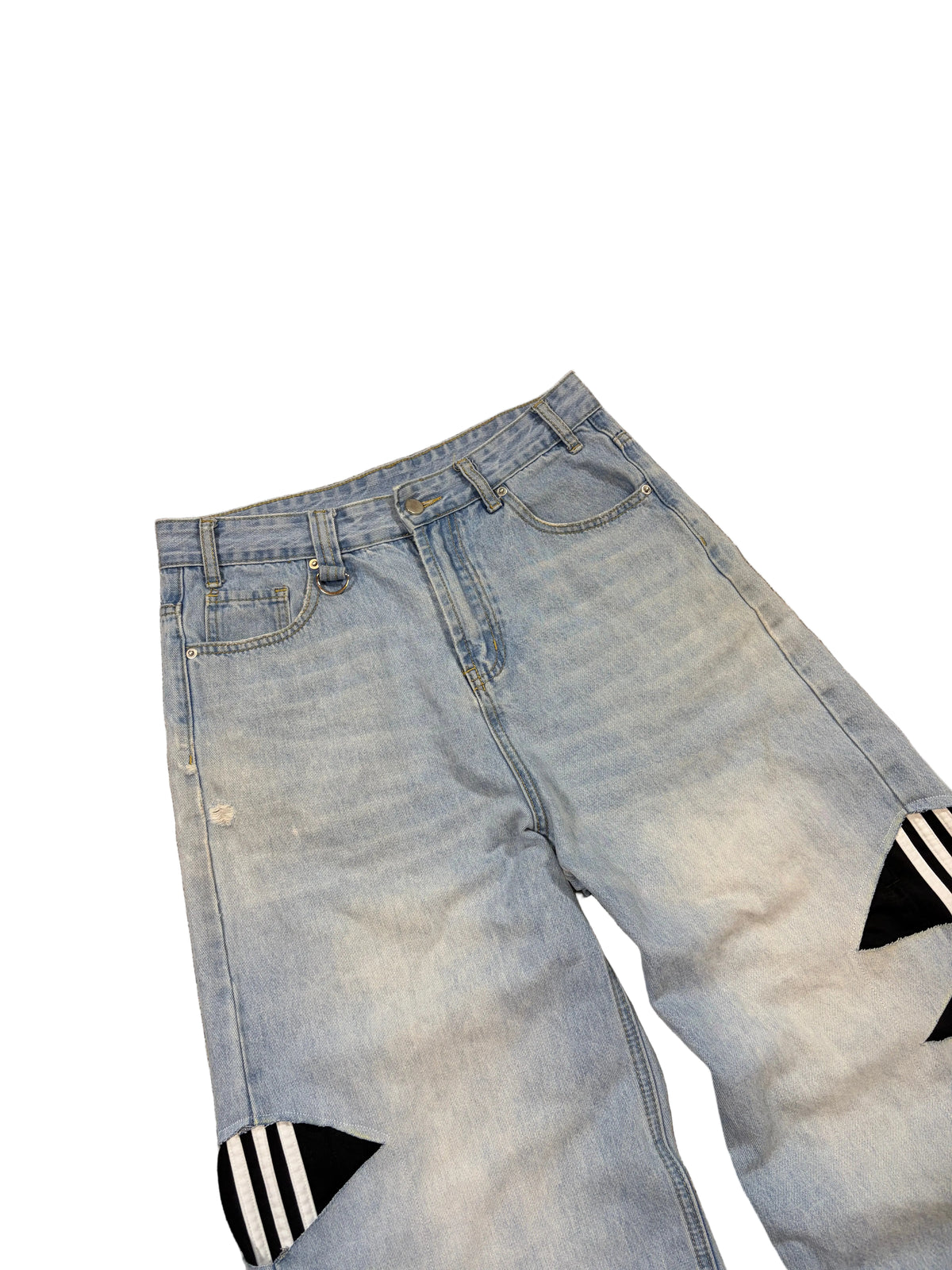 Light blue destroyed adidas jeans. Size: 30x30