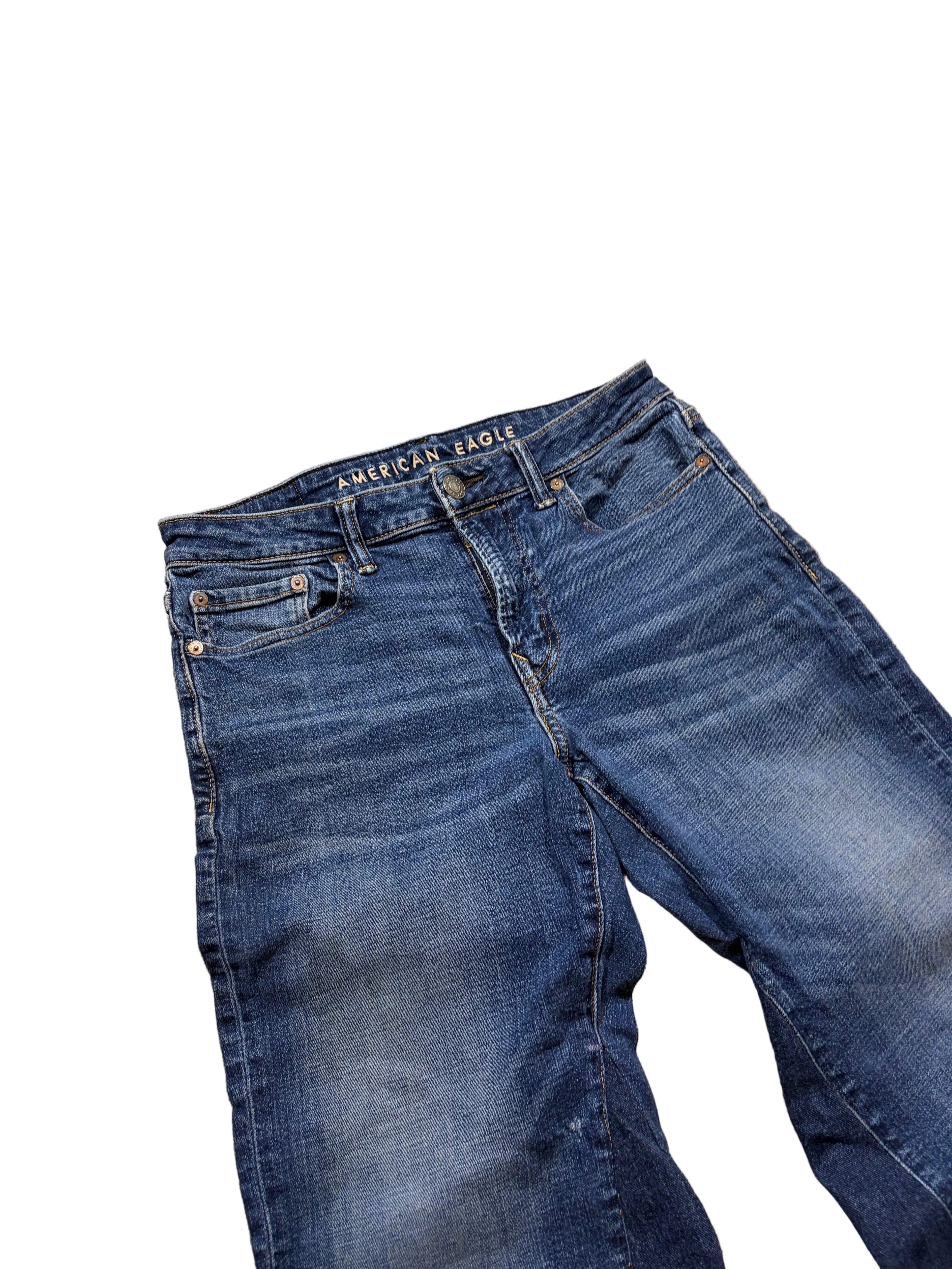 Dark blue washed flared jeans. Size: 30x34