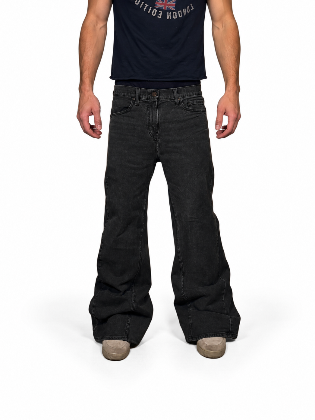 Dark gray baggy bootcut jeans. Size: 32x32